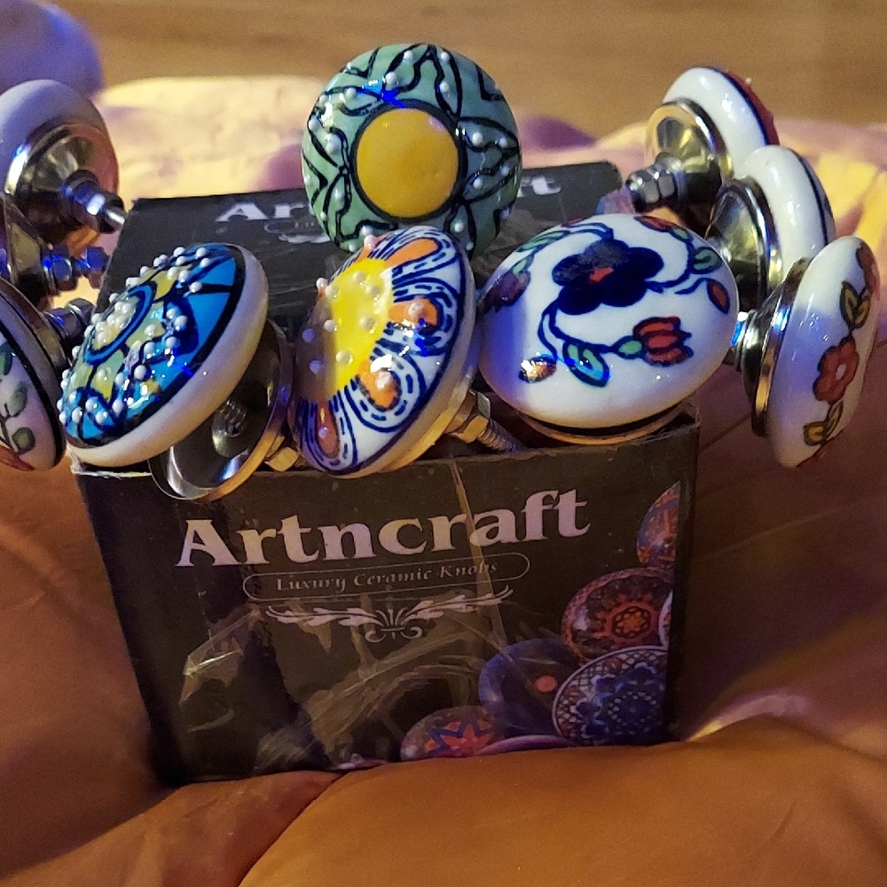 Artncraft  Floral Ceramic Knobs - Multicolor NWOT